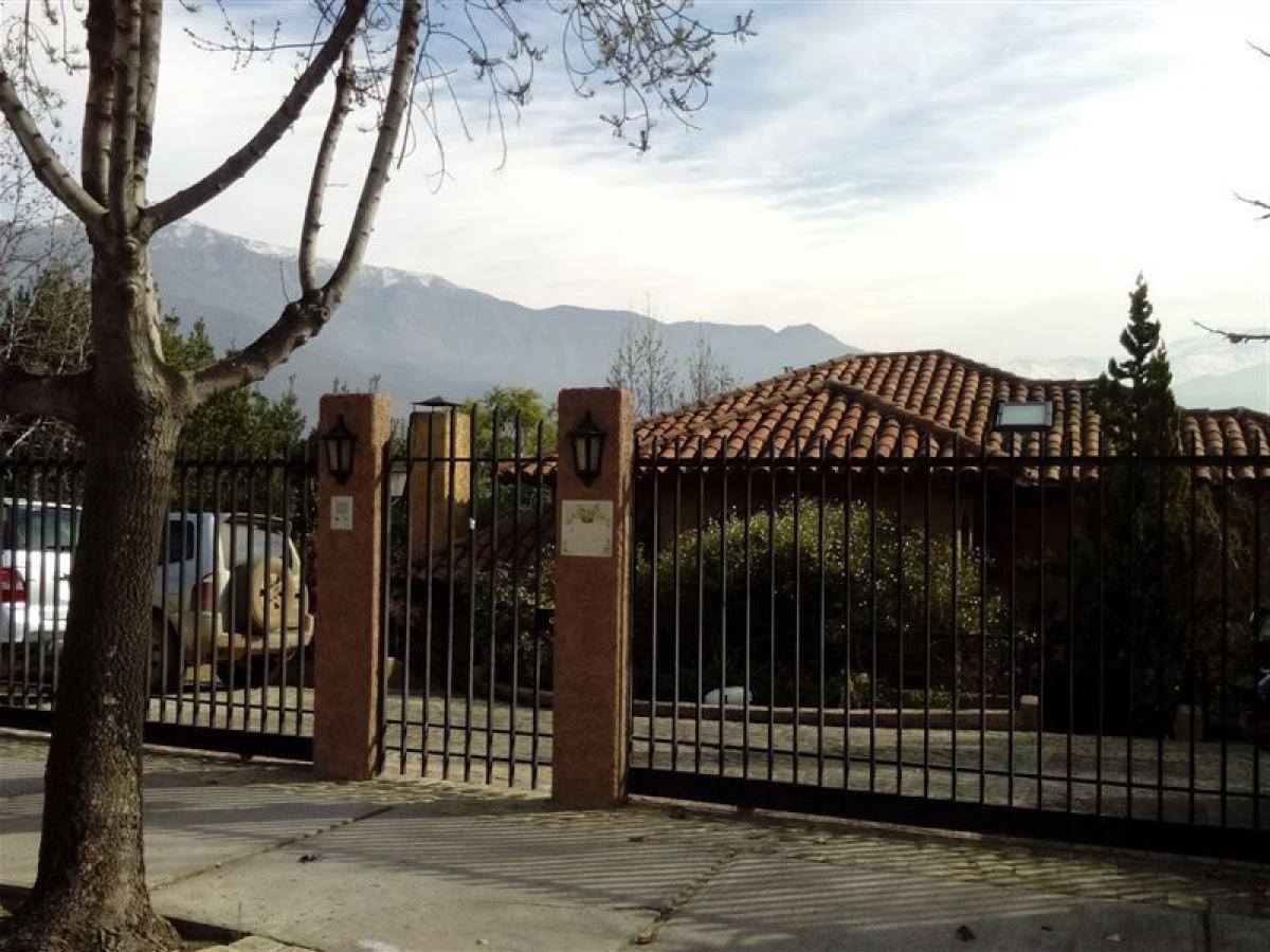 6 bedrooms House in Santiago, Chile No. 4813