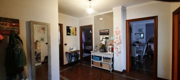4 bedrooms Apartment in San Colombano Belmonte, Italy No. 380294 3