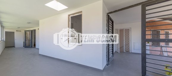 4 bedrooms Apartment in Rome, Italy No. 320949 8