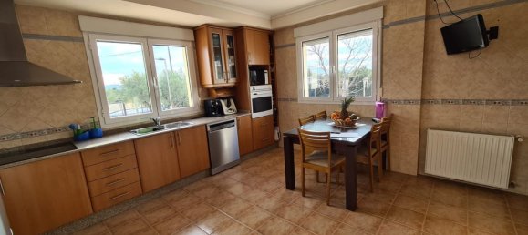 5 bedrooms House in Yecla, Spain No. 143345 16