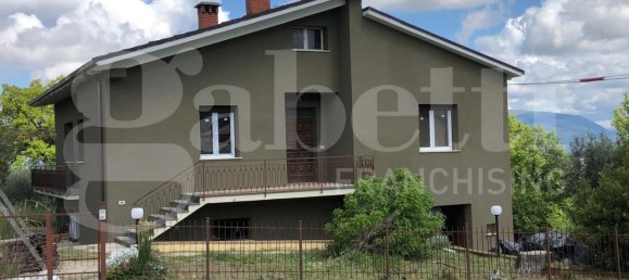 4 rooms House in Montefalco, Italy No. 42062 3