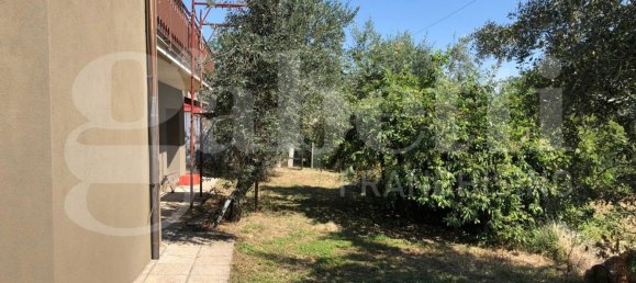 4 rooms House in Montefalco, Italy No. 42062 12