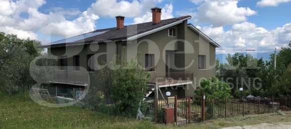 4 rooms House in Montefalco, Italy No. 42062 6