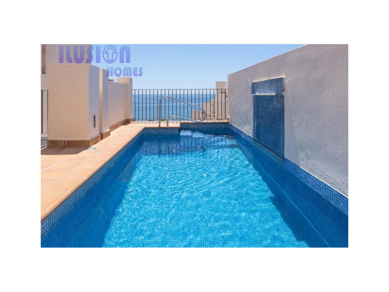 2 bedrooms Penthouse in Estepona, Spain No. 53059