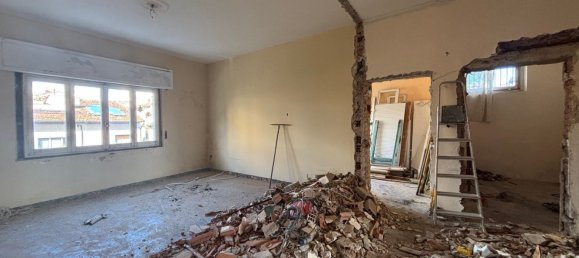 3 bedrooms Apartment in Florence, Italy No. 337000 3