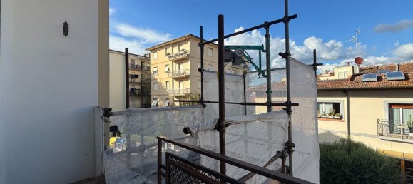 3 bedrooms Apartment in Florence, Italy No. 337000 11