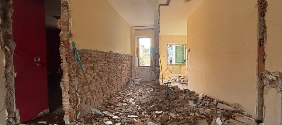 3 bedrooms Apartment in Florence, Italy No. 337000 4