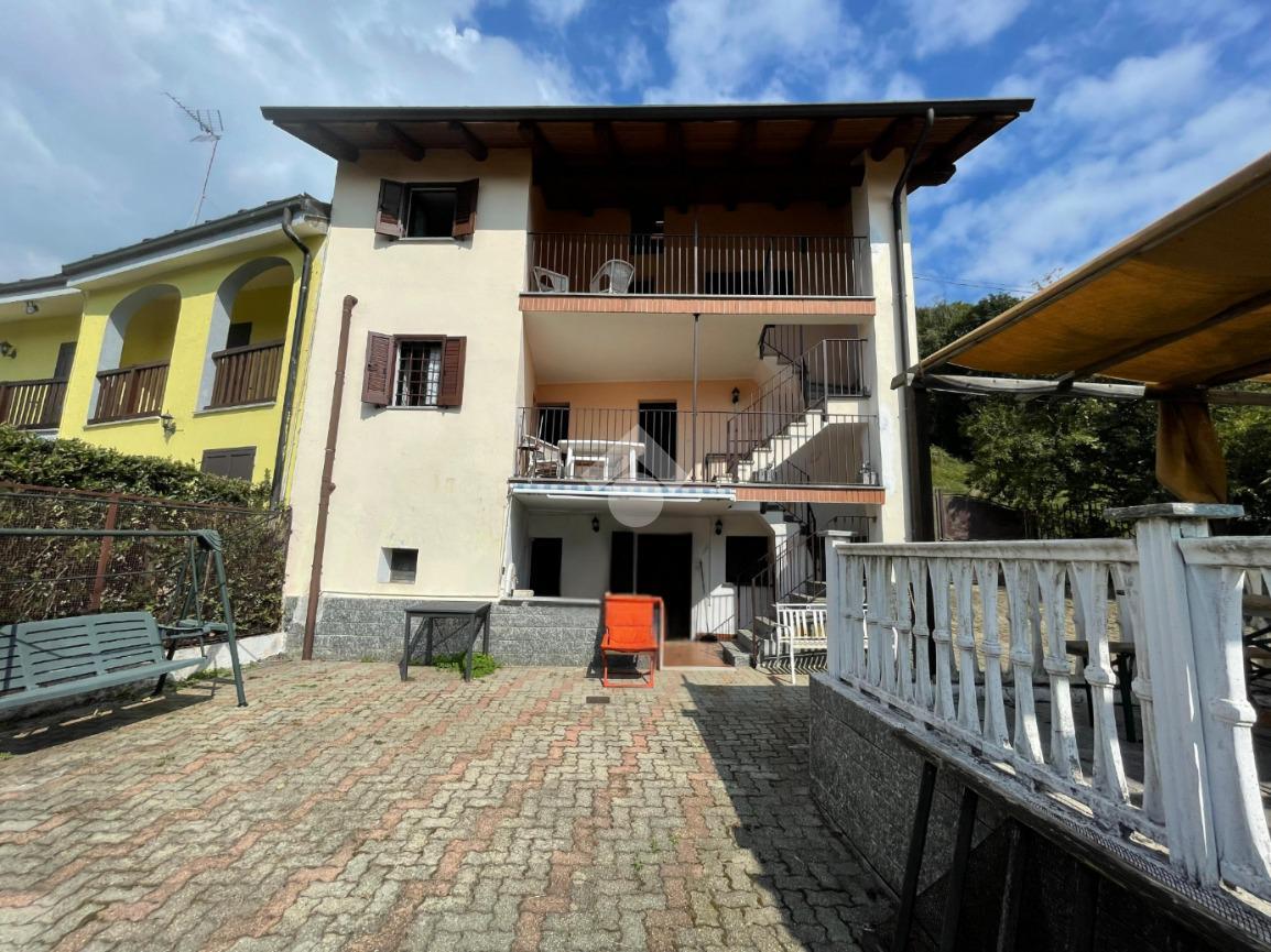 5 rooms House in Castelnuovo Nigra, Italy No. 66431