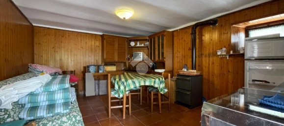 5 rooms House in Castelnuovo Nigra, Italy No. 66431 4