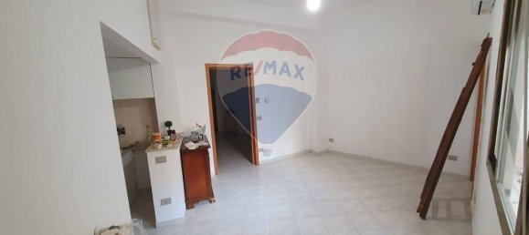 4 rooms House in Vittoria, Italy No. 276785 3