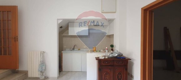 4 rooms House in Vittoria, Italy No. 276785 5