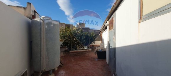 4 rooms House in Vittoria, Italy No. 276785 10