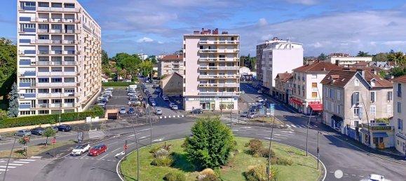 2 bedrooms Apartment in Pau, France No. 355102 12