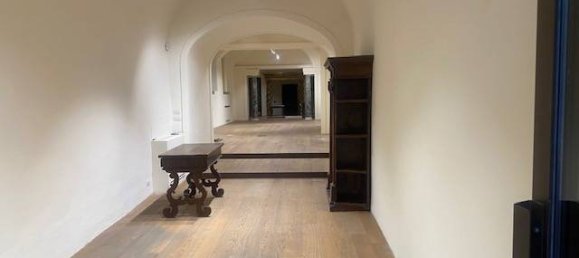 2 rooms Commercial property in Florence, Italy No. 220292 23