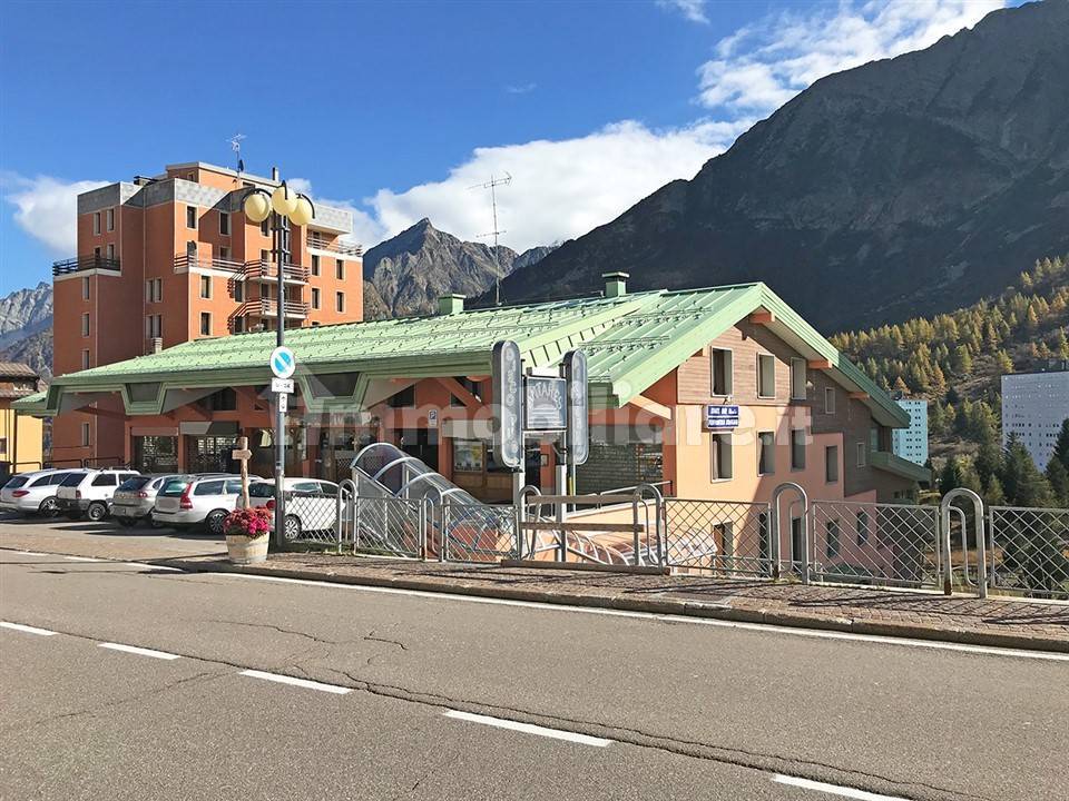 5-Zimmer Gewerbliche Immobilie in Ponte di Legno, Italy, Nr. 6678