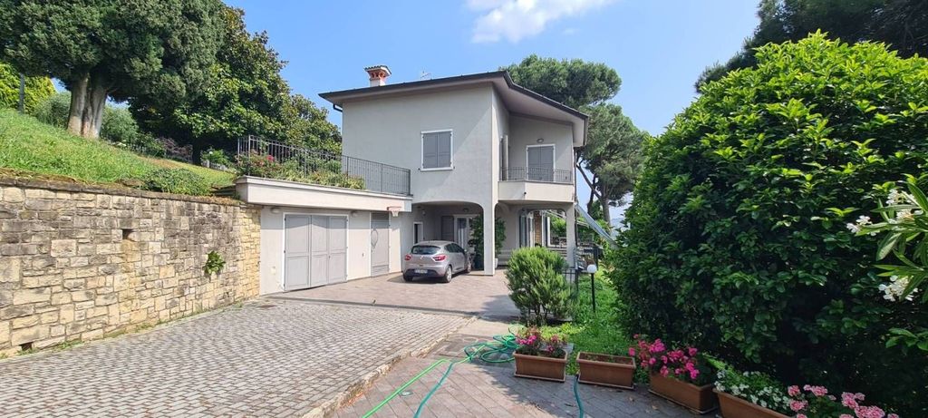 Villa de 5 dormitorios en Credaro, Italy No. 358857