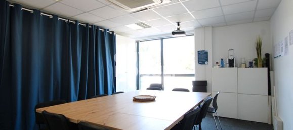 Офис 181м² в Авиньон, Франция № 306215 4