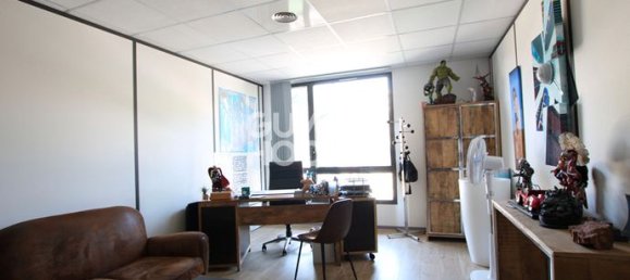 Офис 181м² в Авиньон, Франция № 306215 2