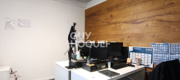 Офис 181м² в Авиньон, Франция № 306215 12