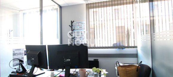 Офис 181м² в Авиньон, Франция № 306215 7