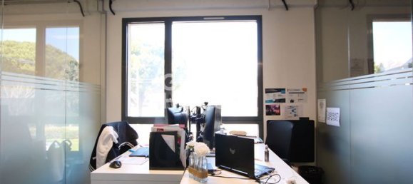 Офис 181м² в Авиньон, Франция № 306215 11