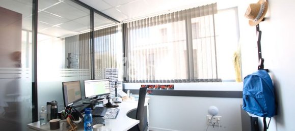 Офис 181м² в Авиньон, Франция № 306215 6