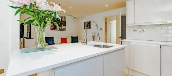 2 bedrooms Apartment in London, United Kingdom No. 11618 4