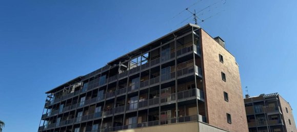 2 rooms Apartment in Bologna, Italy No. 30180 101