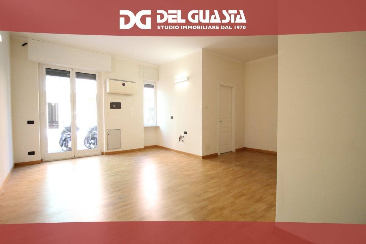 1غرفة مكتب في Genoa, Italy رقم 272127