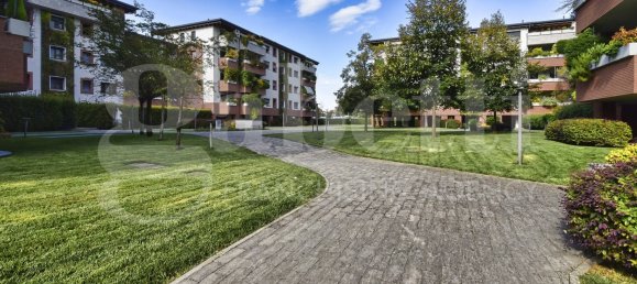 2 bedrooms Apartment in Biassono, Italy No. 379792 26