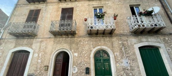 3 bedrooms Townhouse in Alvito, Italy No. 56082 17