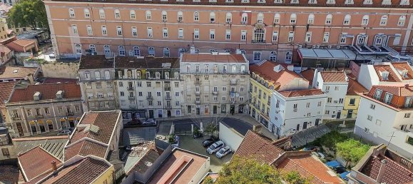 90m² Commercial property in Lisbon, Portugal No. 68184 13