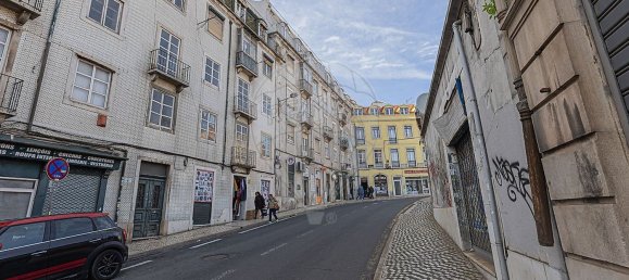 90m² Commercial property in Lisbon, Portugal No. 68184 7