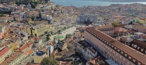 90m² Commercial property in Lisbon, Portugal No. 68184 15