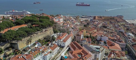 90m² Commercial property in Lisbon, Portugal No. 68184 18