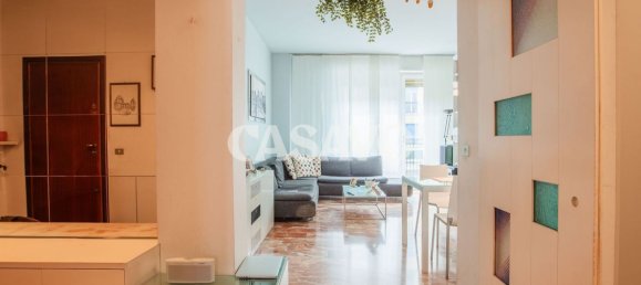 2 bedrooms Apartment in Milan, Italy No. 321774 2