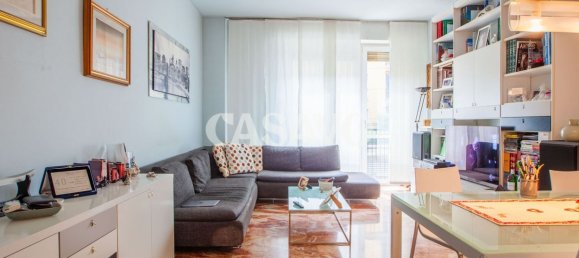 2 bedrooms Apartment in Milan, Italy No. 321774 4