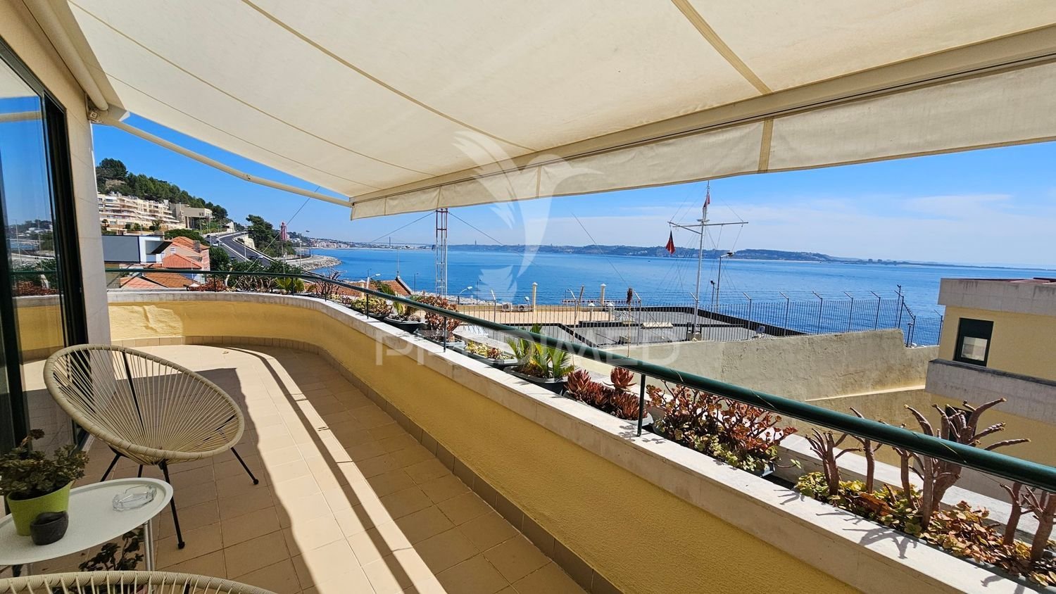 4 Schlafzimmer Doppelhaus in Oeiras, Portugal, Nr. 136973