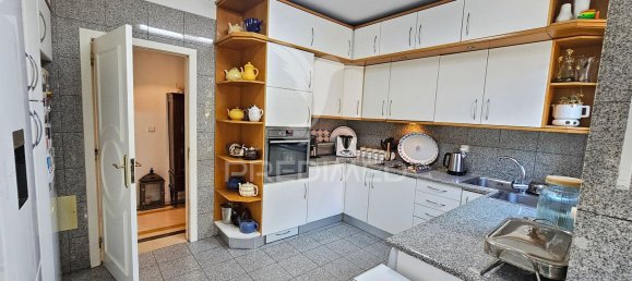 4 Schlafzimmer Doppelhaus in Oeiras, Portugal, Nr. 136973 10