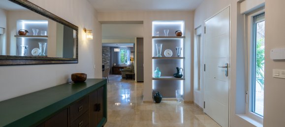 4 bedrooms Villa in Marbella, Spain No. 261159 5