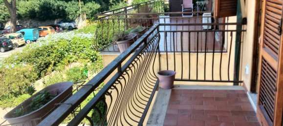 Apartamento de 4 dormitorios en Orbetello, Italy No. 326518 4