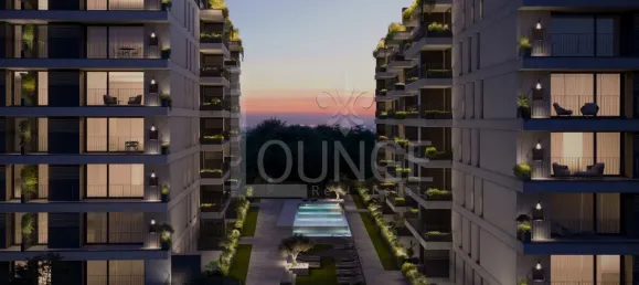 3 bedrooms Apartment in Porto, Portugal No. 181562 2