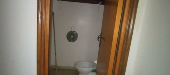 5-Zimmer Gewerbliche Immobilie in Notaresco, Italy, Nr. 108139 22