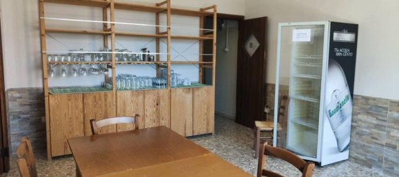 5-Zimmer Gewerbliche Immobilie in Notaresco, Italy, Nr. 108139 7