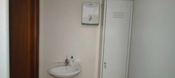 5-Zimmer Gewerbliche Immobilie in Notaresco, Italy, Nr. 108139 23