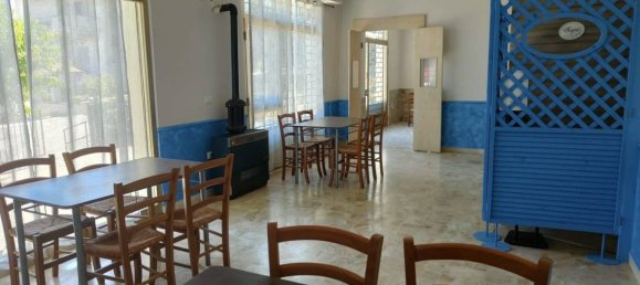 5-Zimmer Gewerbliche Immobilie in Notaresco, Italy, Nr. 108139 6