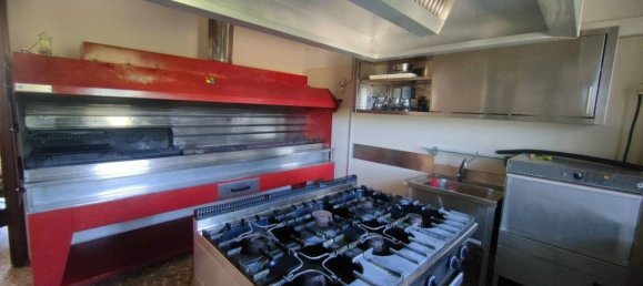 5-Zimmer Gewerbliche Immobilie in Notaresco, Italy, Nr. 108139 15