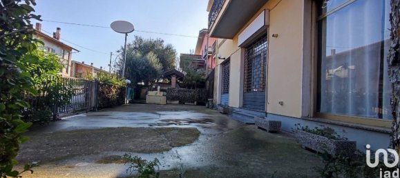 5-Zimmer Gewerbliche Immobilie in Notaresco, Italy, Nr. 108139 2