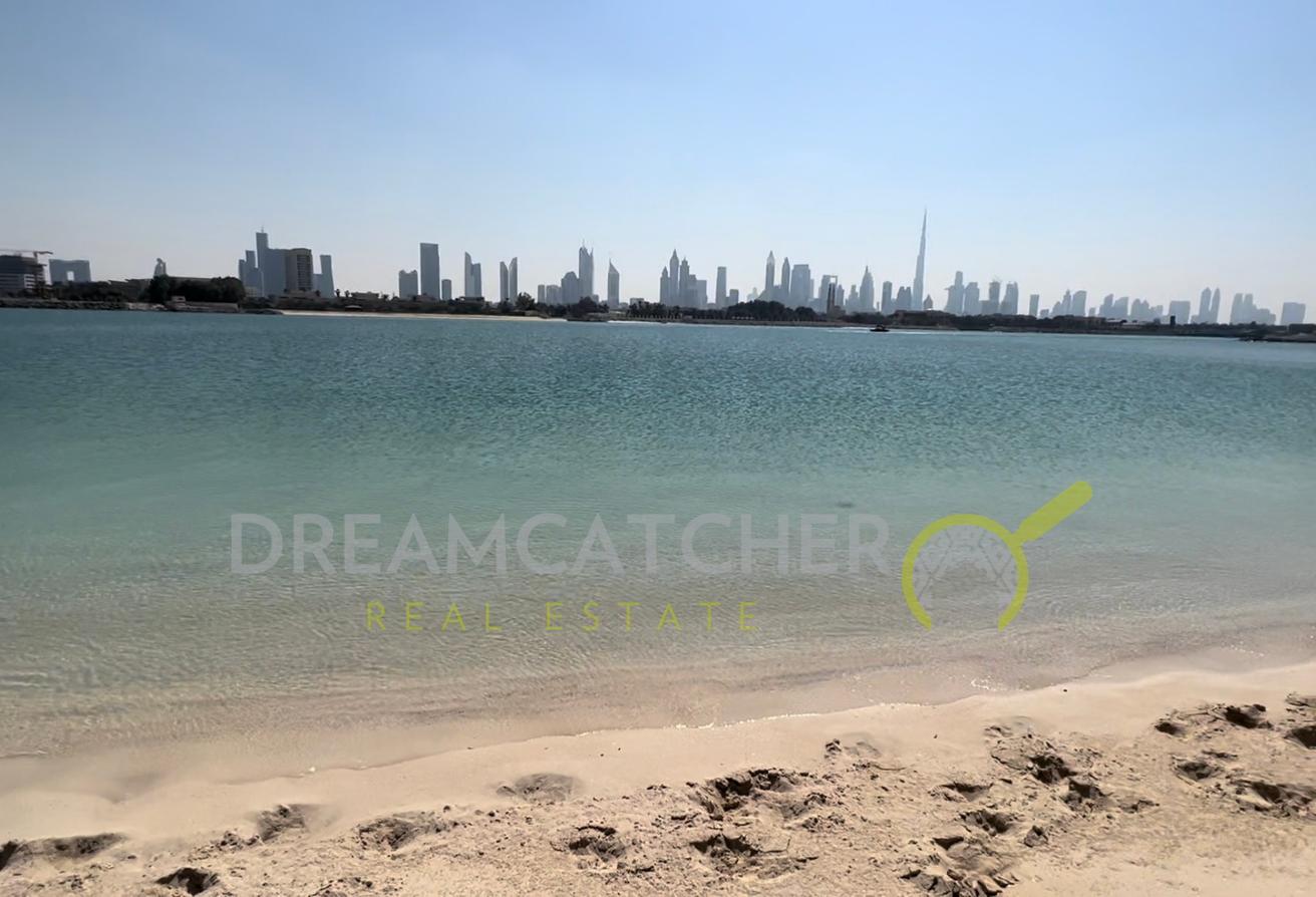 1059.09m² Land in Jumeirah, UAE No. 2626