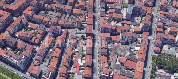 1 bedroom Apartment in Turin, Italy No. 281085 4